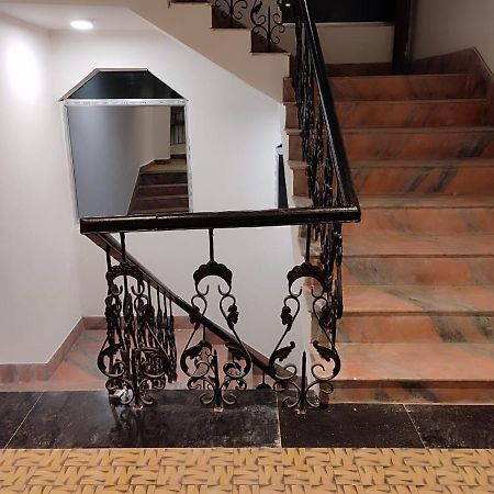 Staymaker Hotel Mohan Palace Baharampur ภายนอก รูปภาพ