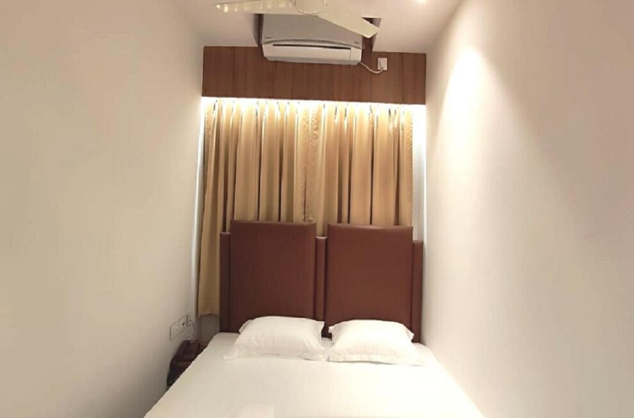 Staymaker Hotel Mohan Palace Baharampur ภายนอก รูปภาพ