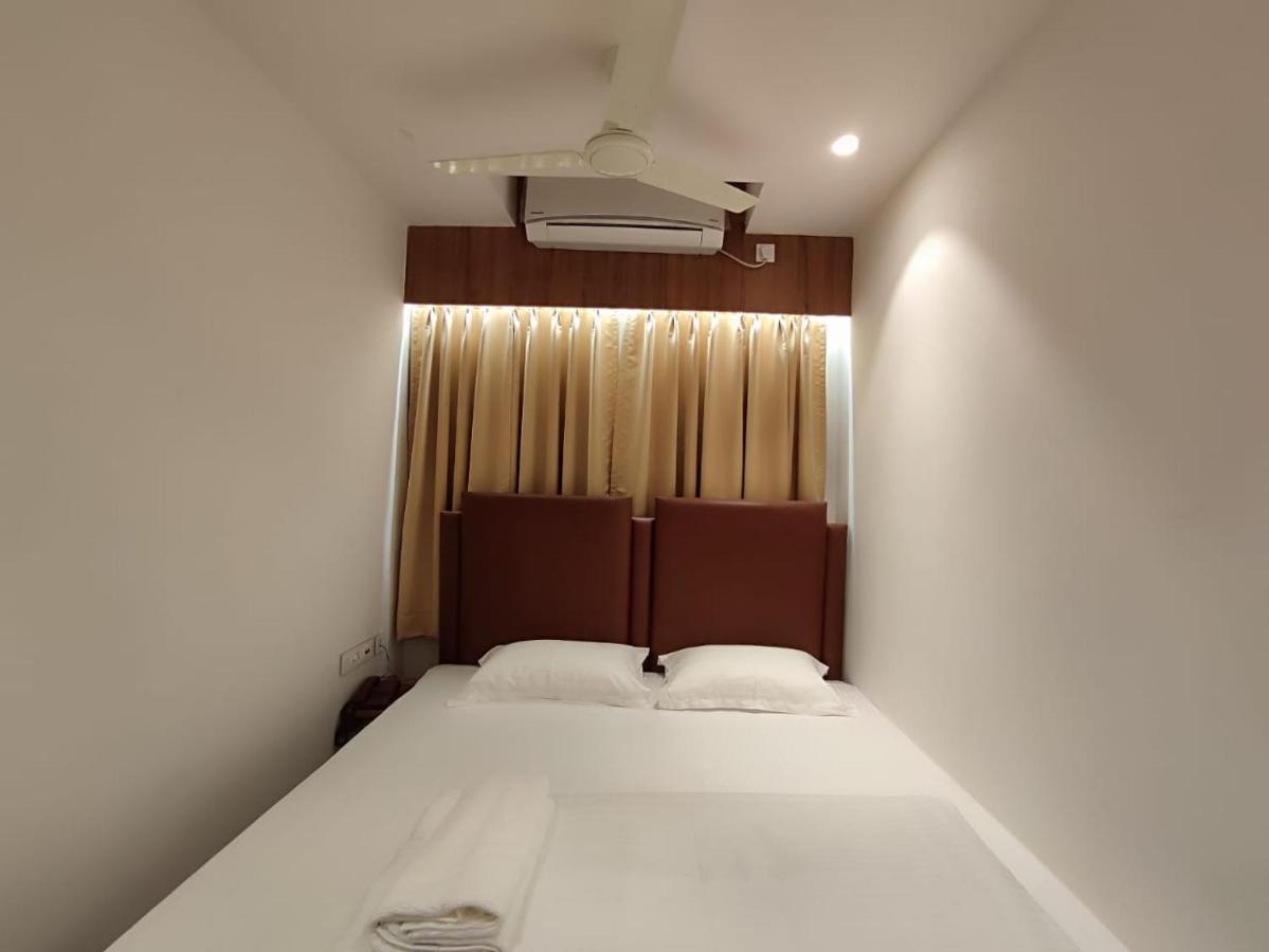 Staymaker Hotel Mohan Palace Baharampur ภายนอก รูปภาพ